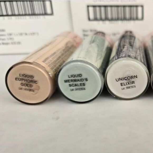 New! Makeup Revolution Liquid Highlighter .61oz Pick Your Shade - Amazing! - Picture 3 of 4